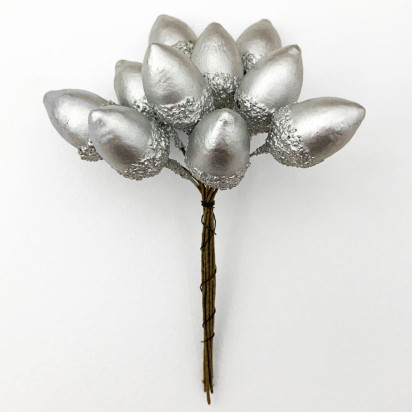 10 Matte Silver Lacquered Acorns ~ 7/8" ~ Czech Republic
